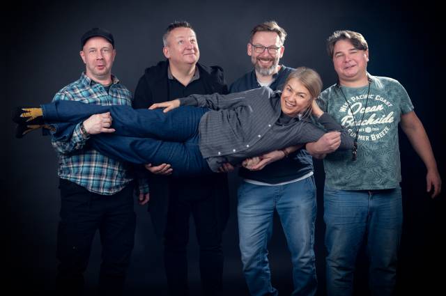 W amfiteatrze podwórka_Lato 2026 - koncert zespołu Pokój Muzyczny